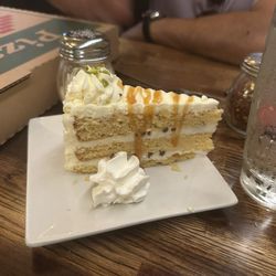 P Georgio's - Canoli Cake