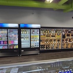 3 Monkeys Smoke & Vape shop - Wine & Craft Beer