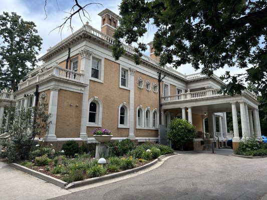 Grant-Humphreys Mansion by null