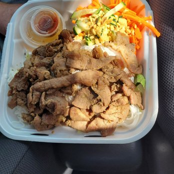 Yummy Banh Mi - Grilled Pork Vermicelli Noodle Bowl - Vietnamese Near Me - Everett, Washington