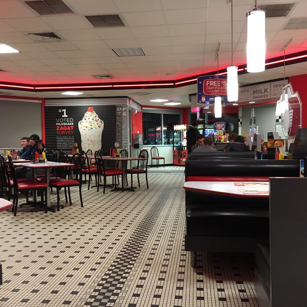 Steak ’n Shake - Lots of room for groups or classic booth seating - Burgers Near Me - Lansing, Michigan Steak ’n Shake - Lots of room for groups or classic booth seating - Burgers Near Me - Lansing, Michigan