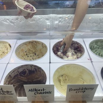 Jeni's Splendid Ice Creams - Brambleberry Crisp Ice Cream Flavor - Ice Cream & Frozen Yogurt Near Me - Scottsdale, Arizona Jeni's Splendid Ice Creams - Brambleberry Crisp Ice Cream Flavor - Ice Cream & Frozen Yogurt Near Me - Scottsdale, Arizona