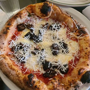 Lucia’s Berkeley - Pizza Near Me - Berkeley, California