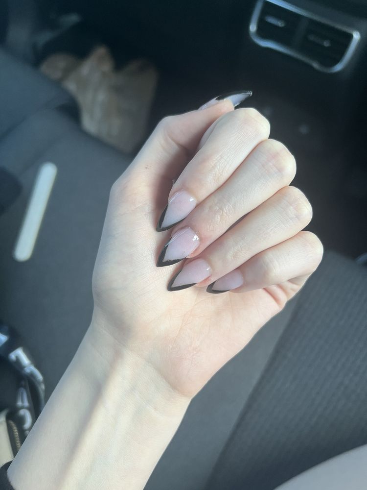 Kristy's Nails & Spa Logo