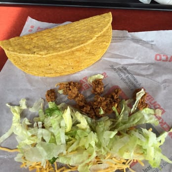 Taco Bell - This is how much taco meat is in a taco at this Taco Bell, not even close to what should be in it. - Fast Food Near Me - Cincinnati, Ohio Taco Bell - This is how much taco meat is in a taco at this Taco Bell, not even close to what should be in it. - Fast Food Near Me - Cincinnati, Ohio