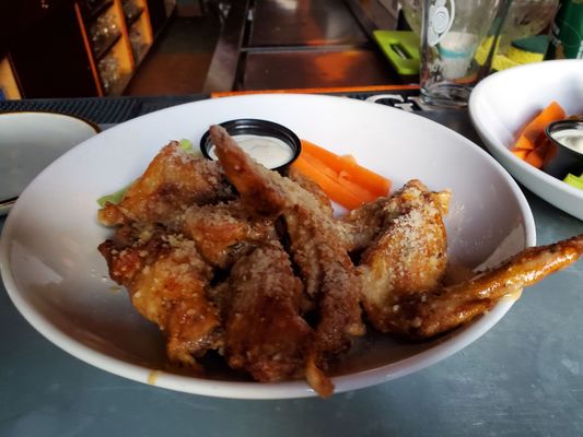 Sutton's Bar by null