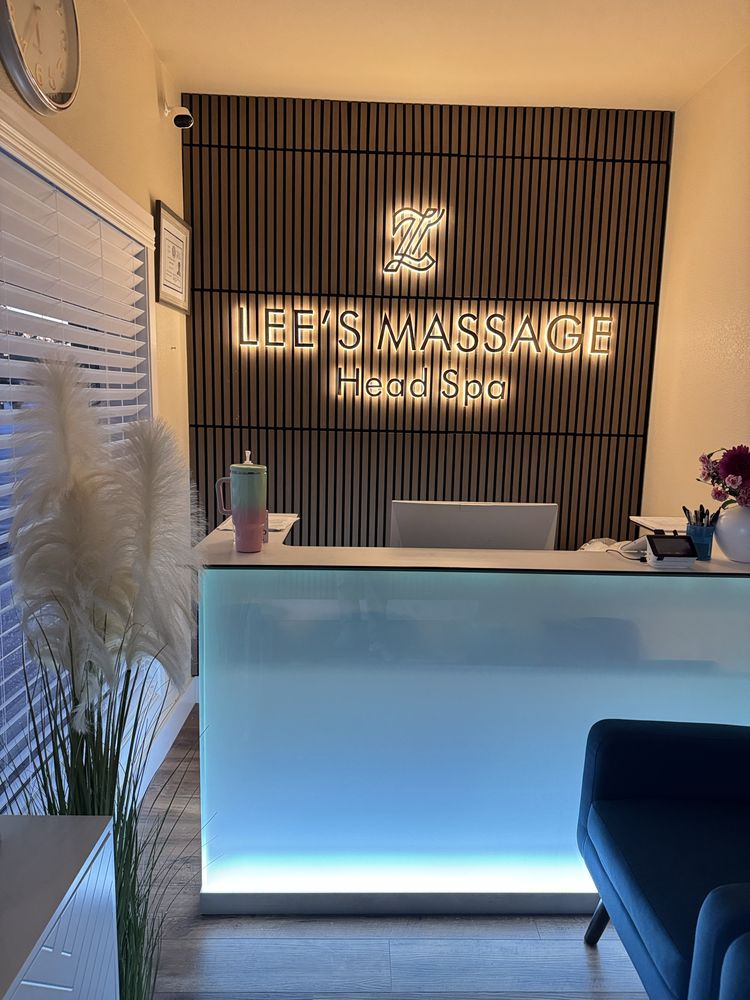 Lee’s Massage & head Spa Logo