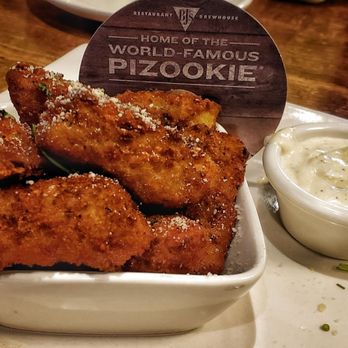 BJ's Restaurant & Brewhouse - Pizza Near Me - Noblesville, Indiana