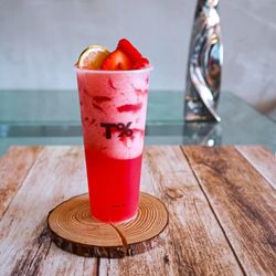 Strawberry green tea