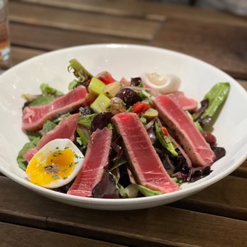 Tanner Smiths - Tuna Nicoise Salad - Cocktail Bars Near Me - New York, New York