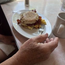 Betsy's Diner - Breakfast sandwich