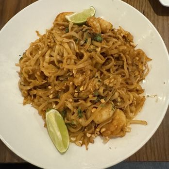 Kona Grill - Columbus - Pad Thai with Shrimp - Sushi Bars Near Me - Columbus, Ohio Kona Grill - Columbus - Pad Thai with Shrimp - Sushi Bars Near Me - Columbus, Ohio