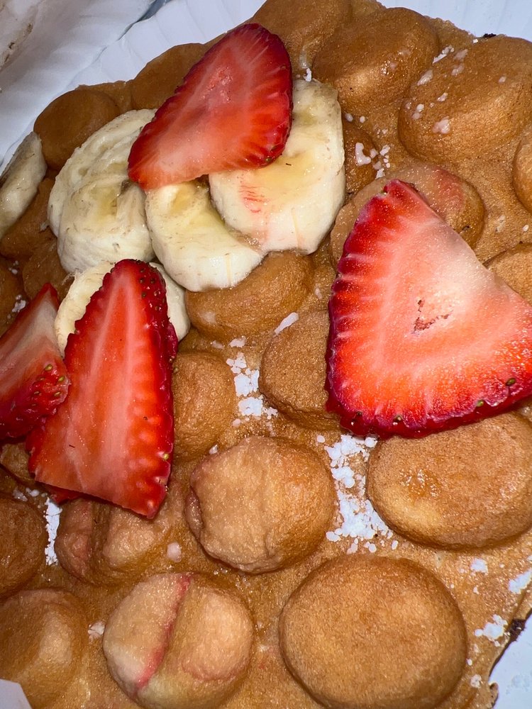 Bublish Bubble Waffle, Virginia Beach Roadtrippers