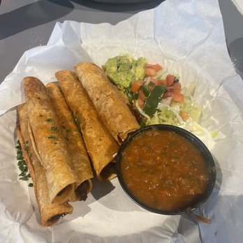 Rogers Roundhouse - Taquitos - Beer Gardens Near Me - Fort Worth, Texas Rogers Roundhouse - Taquitos - Beer Gardens Near Me - Fort Worth, Texas