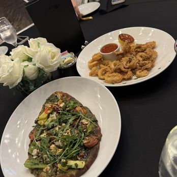 The Drake Oak Brook, Autograph Collection - Flatbread and calamari - Hotels Near Me - Oak Brook, Illinois The Drake Oak Brook, Autograph Collection - Flatbread and calamari - Hotels Near Me - Oak Brook, Illinois