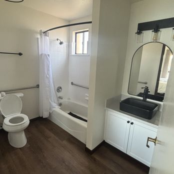 Lake Nacimiento Resort - Bathroom, great water pressure - Campgrounds Near Me - Bradley, California Lake Nacimiento Resort - Bathroom, great water pressure - Campgrounds Near Me - Bradley, California