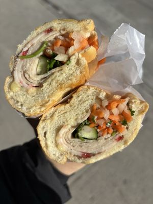 Bánh Mì Cô Út by null
