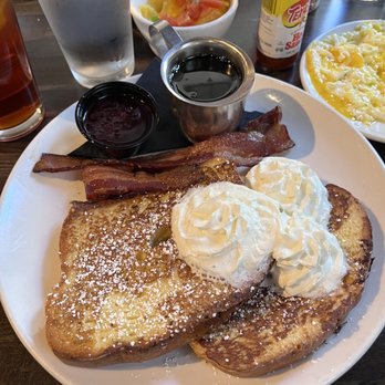 B Matthews Eatery - French Toast - New American Near Me - Savannah, Georgia B Matthews Eatery - French Toast - New American Near Me - Savannah, Georgia