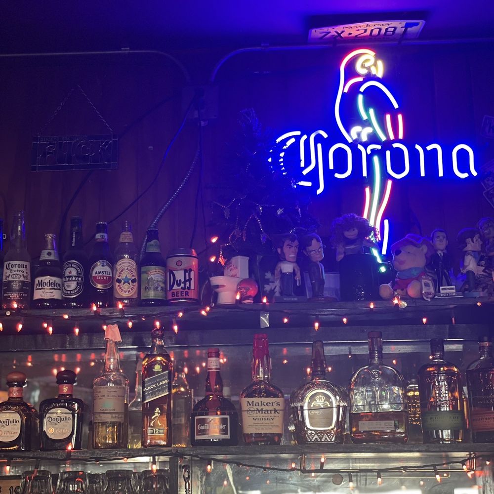 Jersey's Bar & Grill - Dive Bars Near Me - Redondo Beach, California