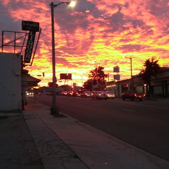 Verdugo Hills Liquor - Sunrise in beautiful Tujunga. - Beer, Wine & Spirits Near Me - Tujunga, California Verdugo Hills Liquor - Sunrise in beautiful Tujunga. - Beer, Wine & Spirits Near Me - Tujunga, California