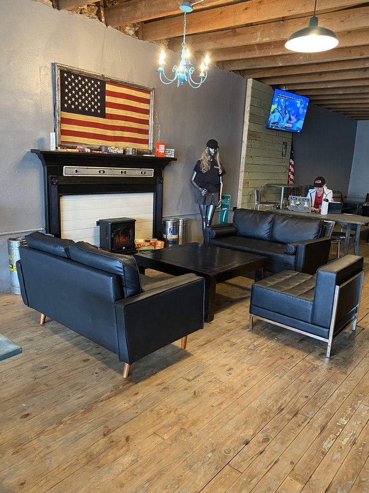 TIN TOWN BREWING COMPANY Updated September 2024 326 1st Ave E