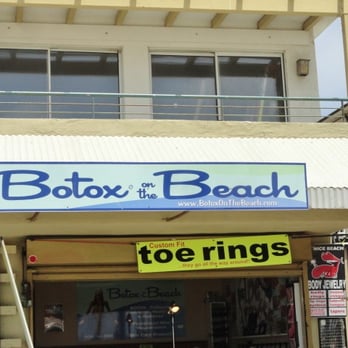 Venice Beach Boardwalk - Beaches Near Me - Venice, California