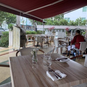Full Bloom Vegan - Outdoor patio seating - Vegan Near Me - Miami Beach, Florida