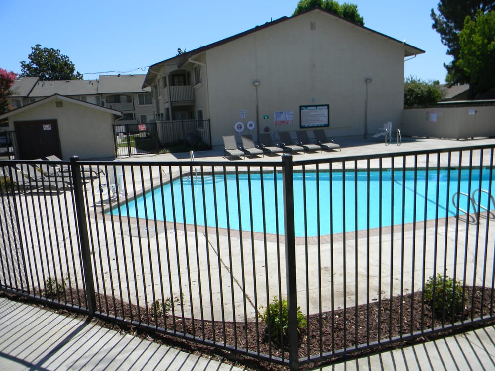 VISTA VERDE APARTMENTS Updated September 2024 405 Eastwood Ave