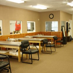 ApexNetwork Physical Therapy - Physical therapy treatment area