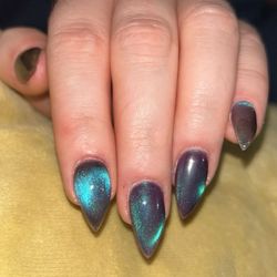 A T Nails