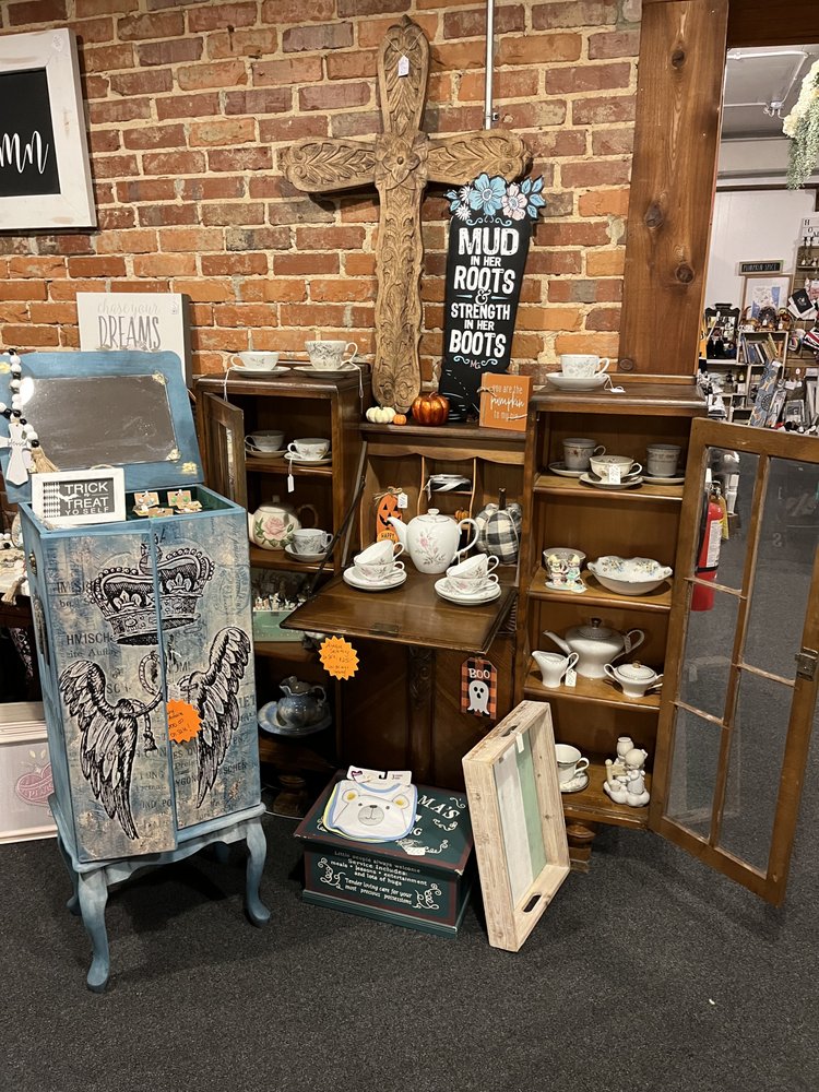 Southern Roots Antiques Image