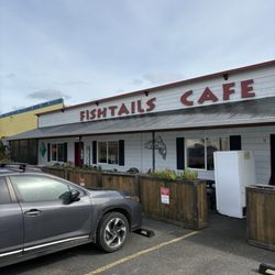 Fishtails Cafe - Outside