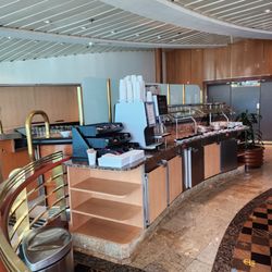 Radiance of the Seas - The Concierge Lounge coffee machine and appetizer bar