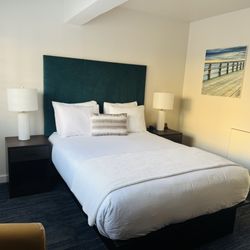 Crown City Inn - Mini queen room