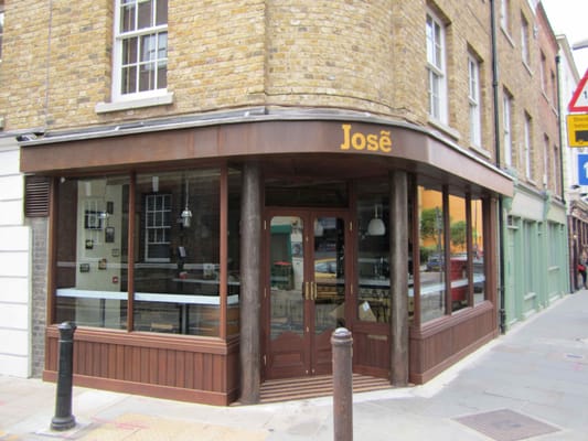 José by null