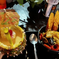 Concolon street food cafe - Pina colada and seafood pot