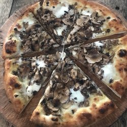 The Bellingen Brewery & Co - Funghi pizza