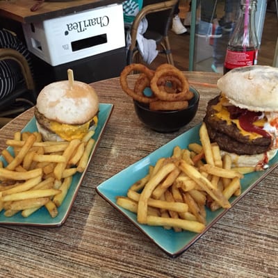 Joe Molese 117 - Burgers'n'Sandwiches by null