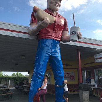 Gus's Drive-In - Ice Cream & Frozen Yogurt Near Me - East Troy, Wisconsin