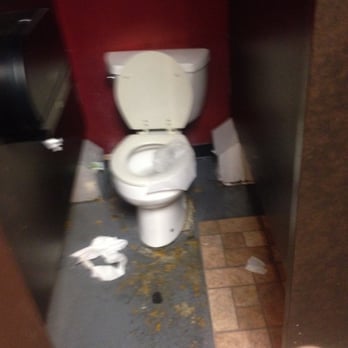 4Bs - Sunday at noon! Has been open since 11am, about 6 people in the bar for an hour now. Bartenders do not clean. - Dive Bars Near Me - Seattle, Washington