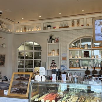 Bacio di Latte - Gelato Near Me - Newport Beach, California