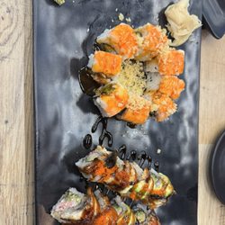 Hoki Bar - Dragon roll and sweet chili roll