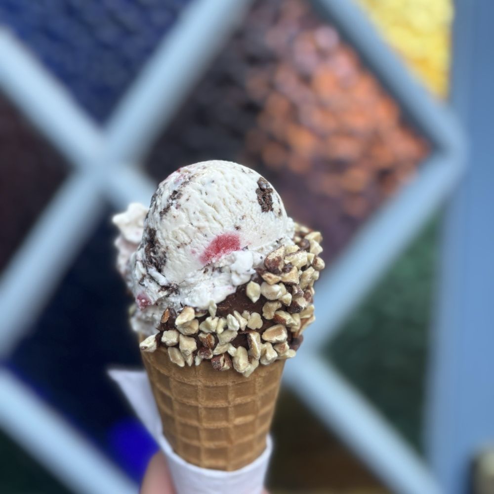 Solvang Trolley Ice Cream Parlor - Desserts Near Me - Solvang, California Solvang Trolley Ice Cream Parlor - Desserts Near Me - Solvang, California