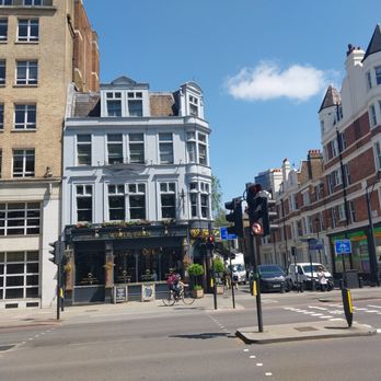 White Swan - Outside - Pubs Near Me - London, XGL White Swan - Outside - Pubs Near Me - London, XGL