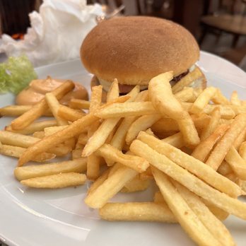 Old Wild West - Plain Cheeseburger with Bacon and Fries - American Near Me - Torino, TO