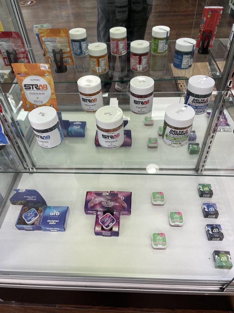 SMOKING KULTURE Updated August 2024 17 Photos & 10 Reviews 280