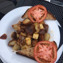 1809 Restaurant & Bar - Healthy start with potatoes and Tofu