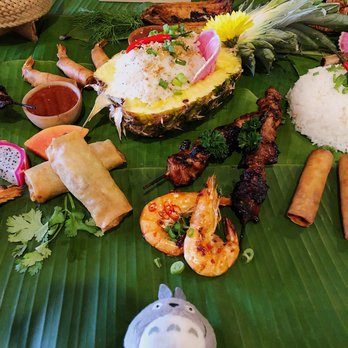 Kamayan Atl - Food display for private event. - Filipino Near Me - Doraville, Georgia