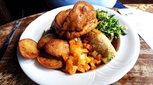 The Royal Standard of England by null