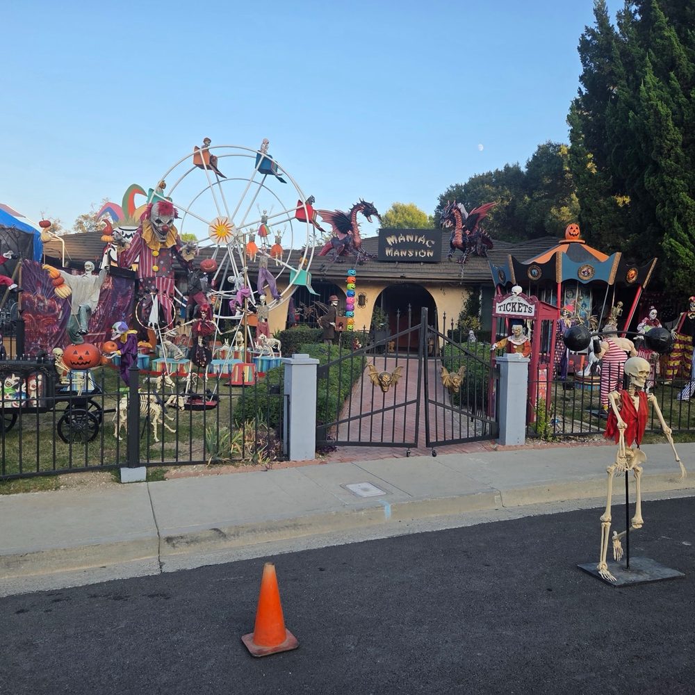 Maniac Mansion - Haunted Houses Near Me - Covina, California